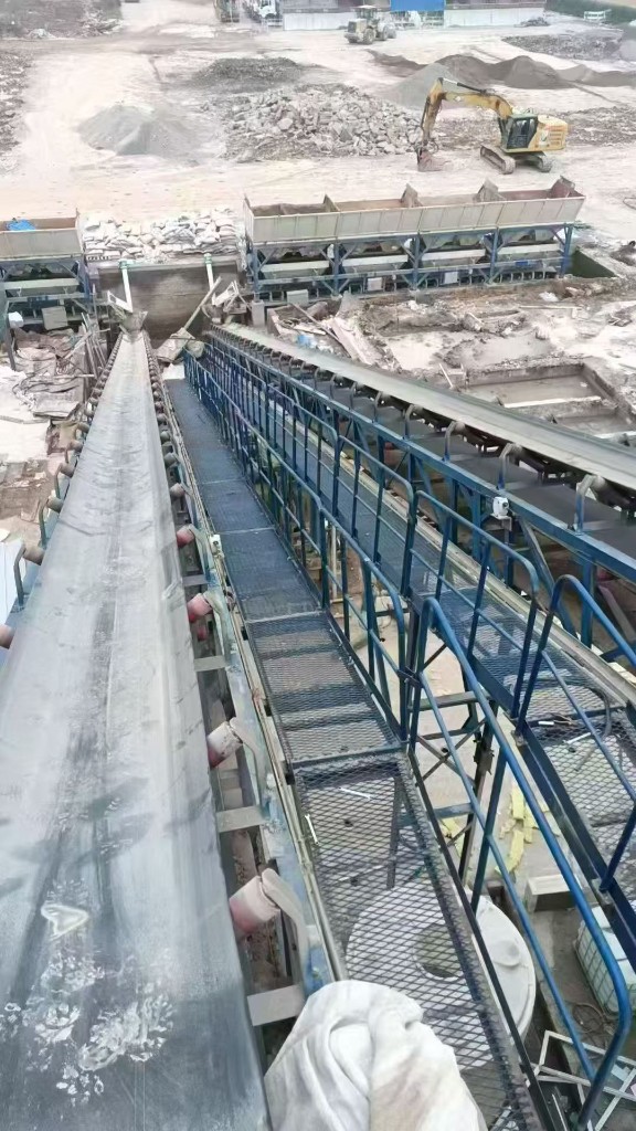 Actual aggregate conveyor of used HZS120 plant PB-HZS120-001