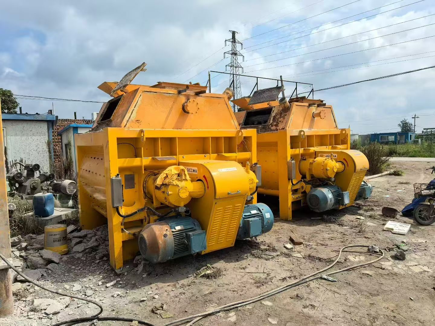Actual 2020 SICOMA MAO 3000/2000 mixer additional side view